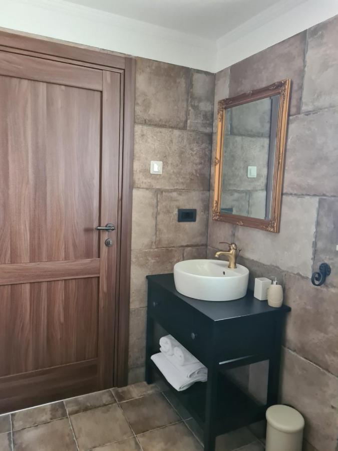 Villa Lulu Kamena Villa S Maslinikom Otok Krk Dobrinj Selo Gostinjac Krk Town Exterior foto