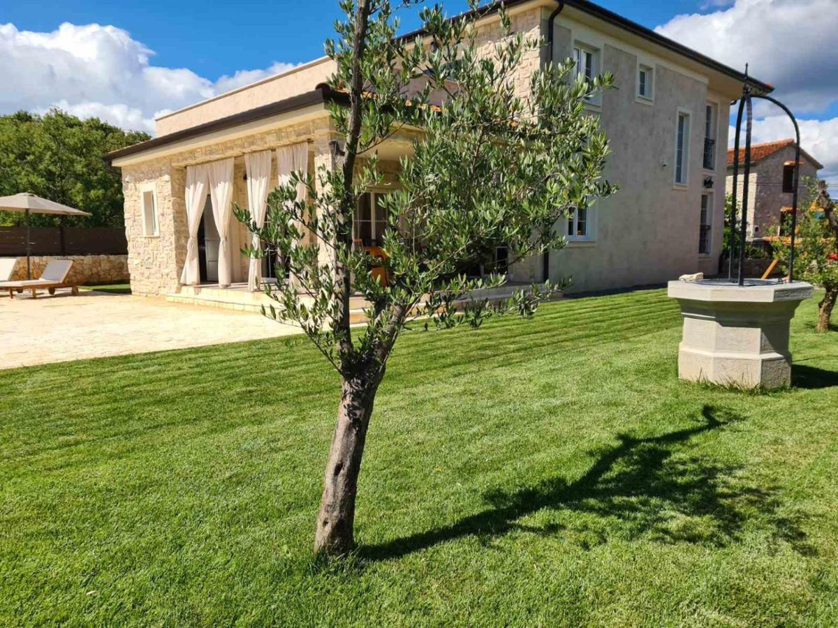 Villa Lulu Kamena Villa S Maslinikom Otok Krk Dobrinj Selo Gostinjac Krk Town Exterior foto