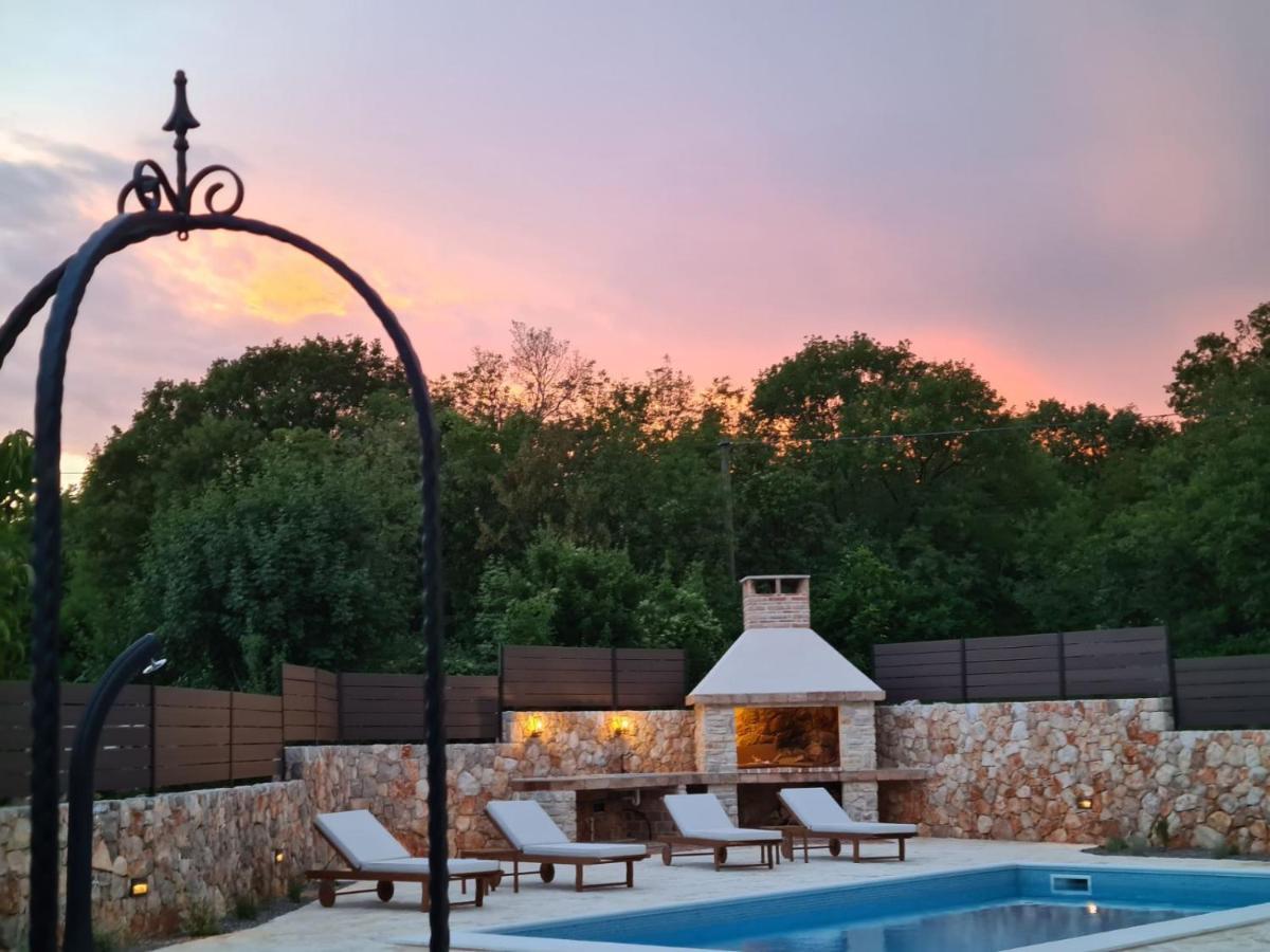 Villa Lulu Kamena Villa S Maslinikom Otok Krk Dobrinj Selo Gostinjac Krk Town Exterior foto