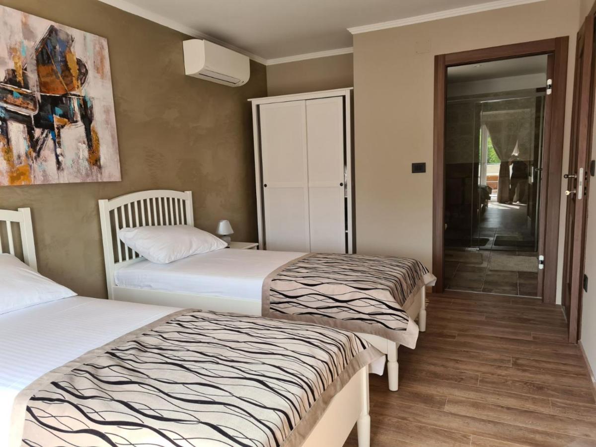 Villa Lulu Kamena Villa S Maslinikom Otok Krk Dobrinj Selo Gostinjac Krk Town Exterior foto